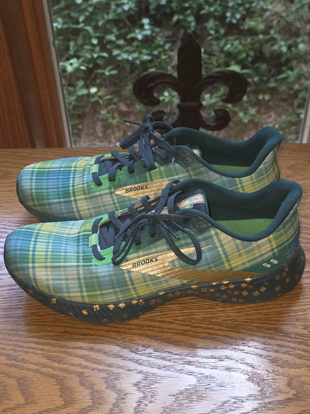 Brooks Limited Edition Launch GTS 8  Plaid Green and Teal Athletic Shoes Sz 10